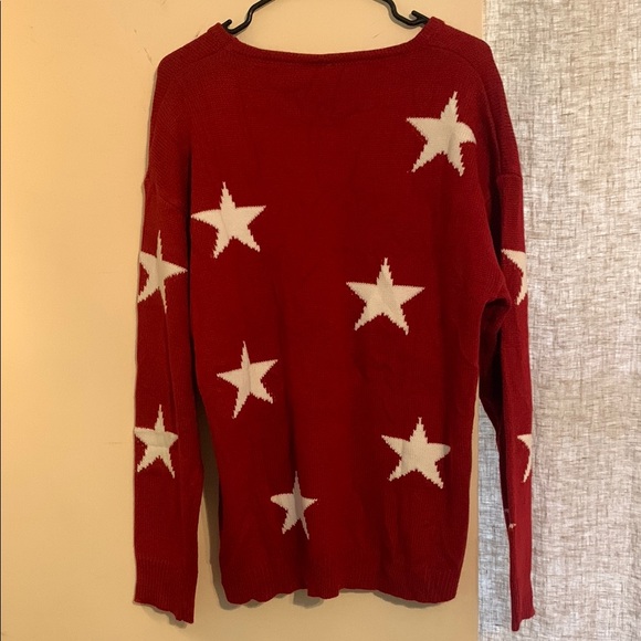 Red Star Pattern Sweater - Picture 3 of 3